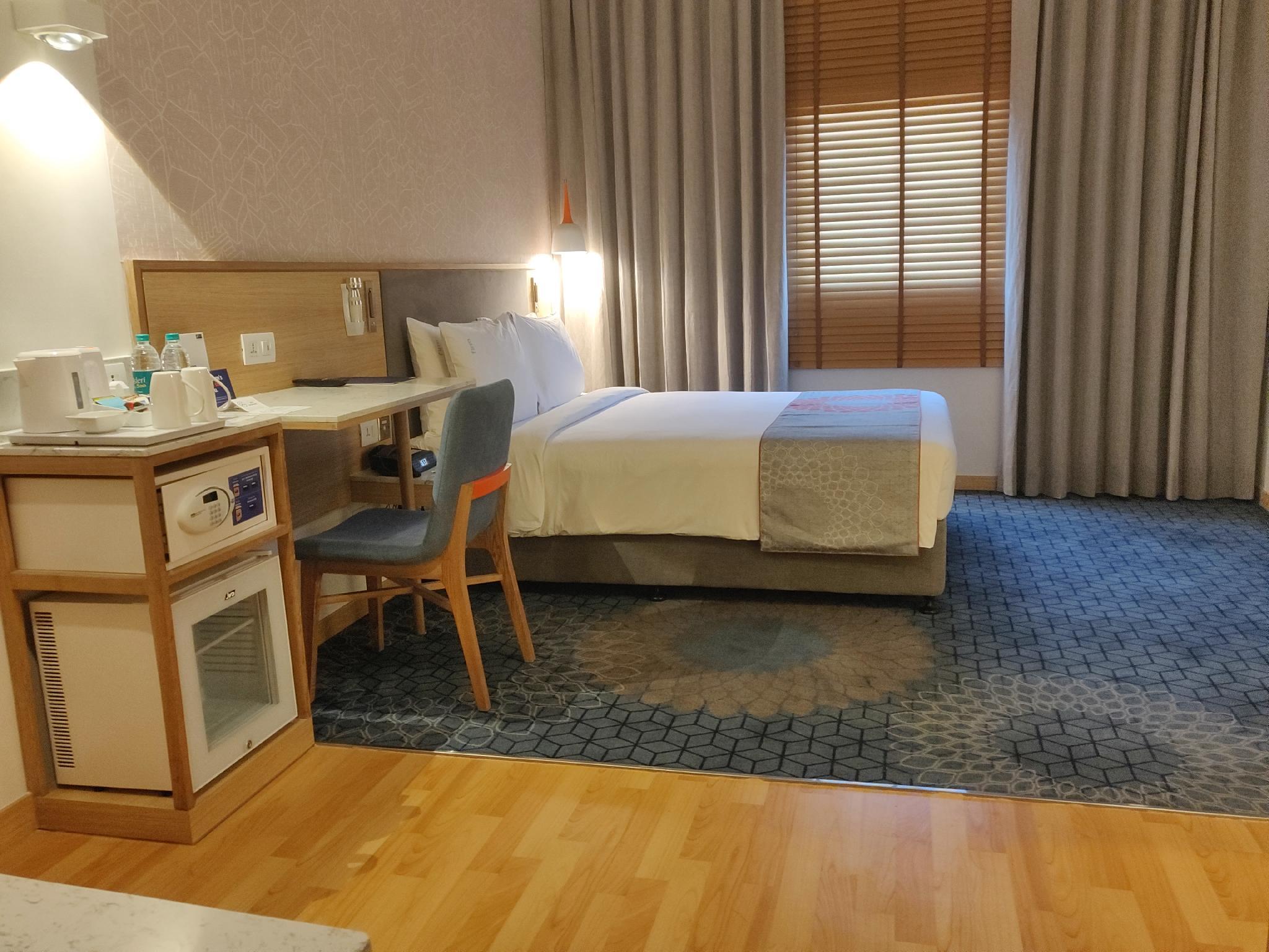 Holiday Inn Express Ahmedabad Prahlad Nagar By Ihg Εξωτερικό φωτογραφία