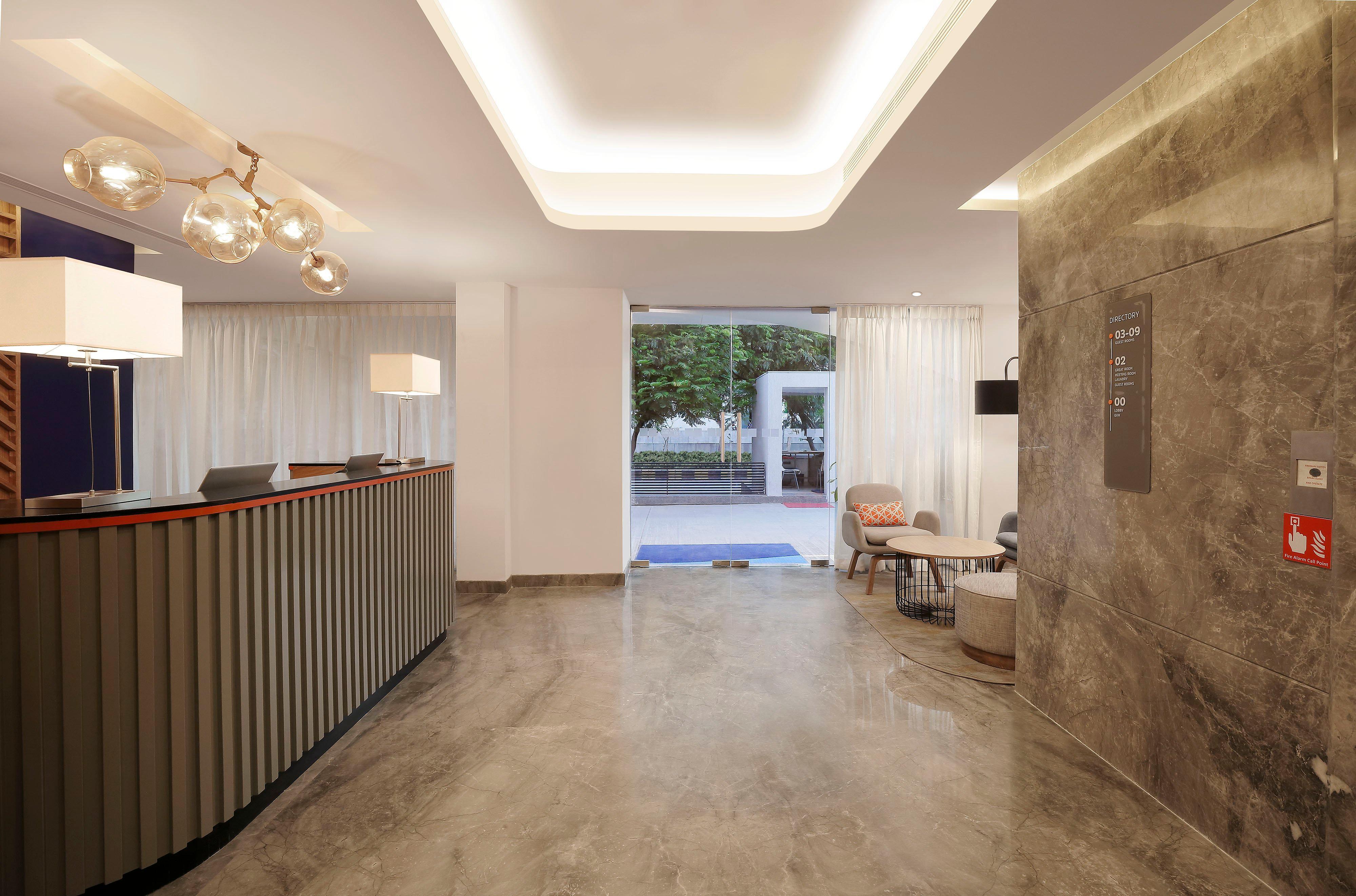 Holiday Inn Express Ahmedabad Prahlad Nagar By Ihg Εξωτερικό φωτογραφία