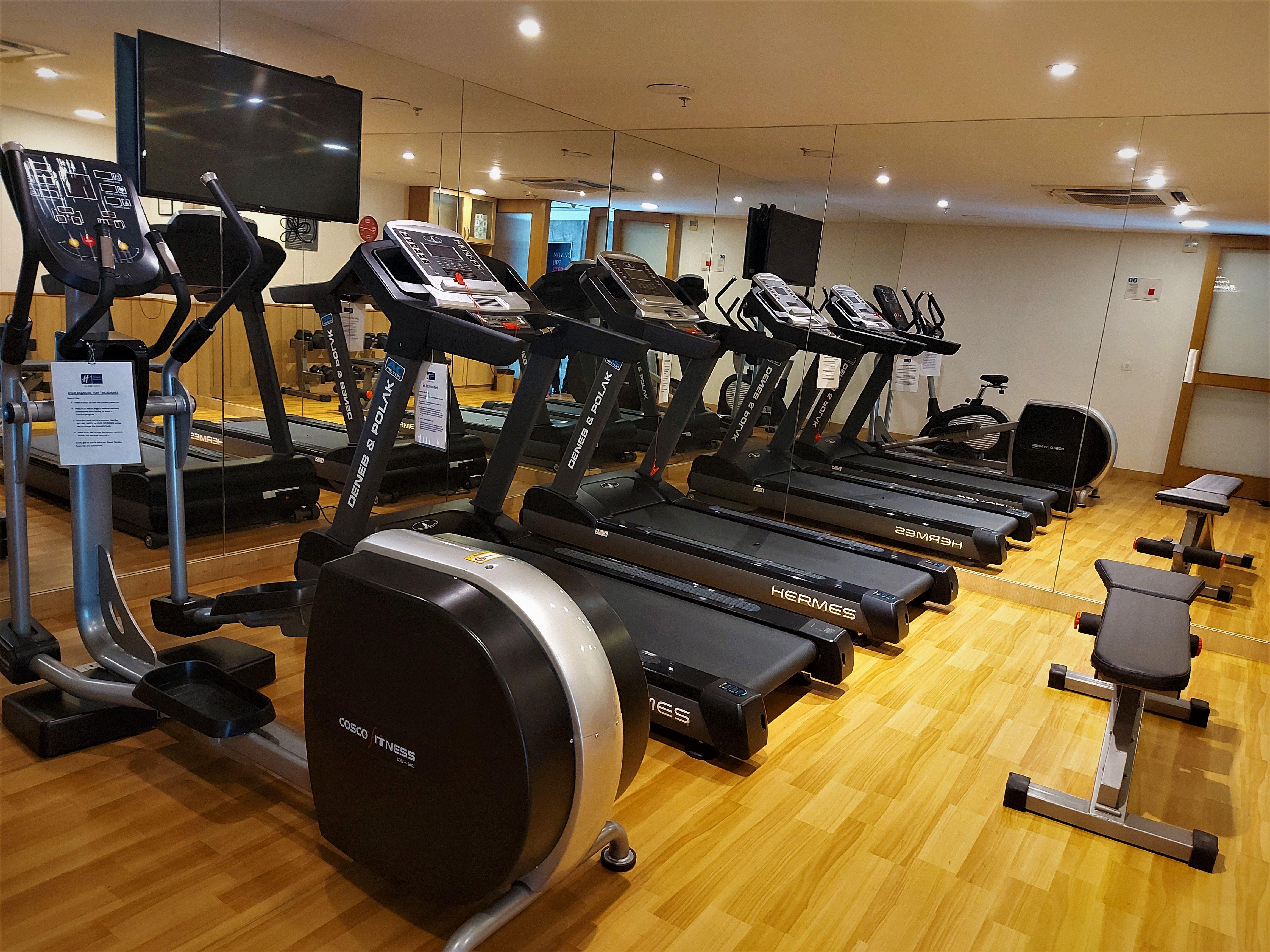 Holiday Inn Express Ahmedabad Prahlad Nagar By Ihg Εξωτερικό φωτογραφία