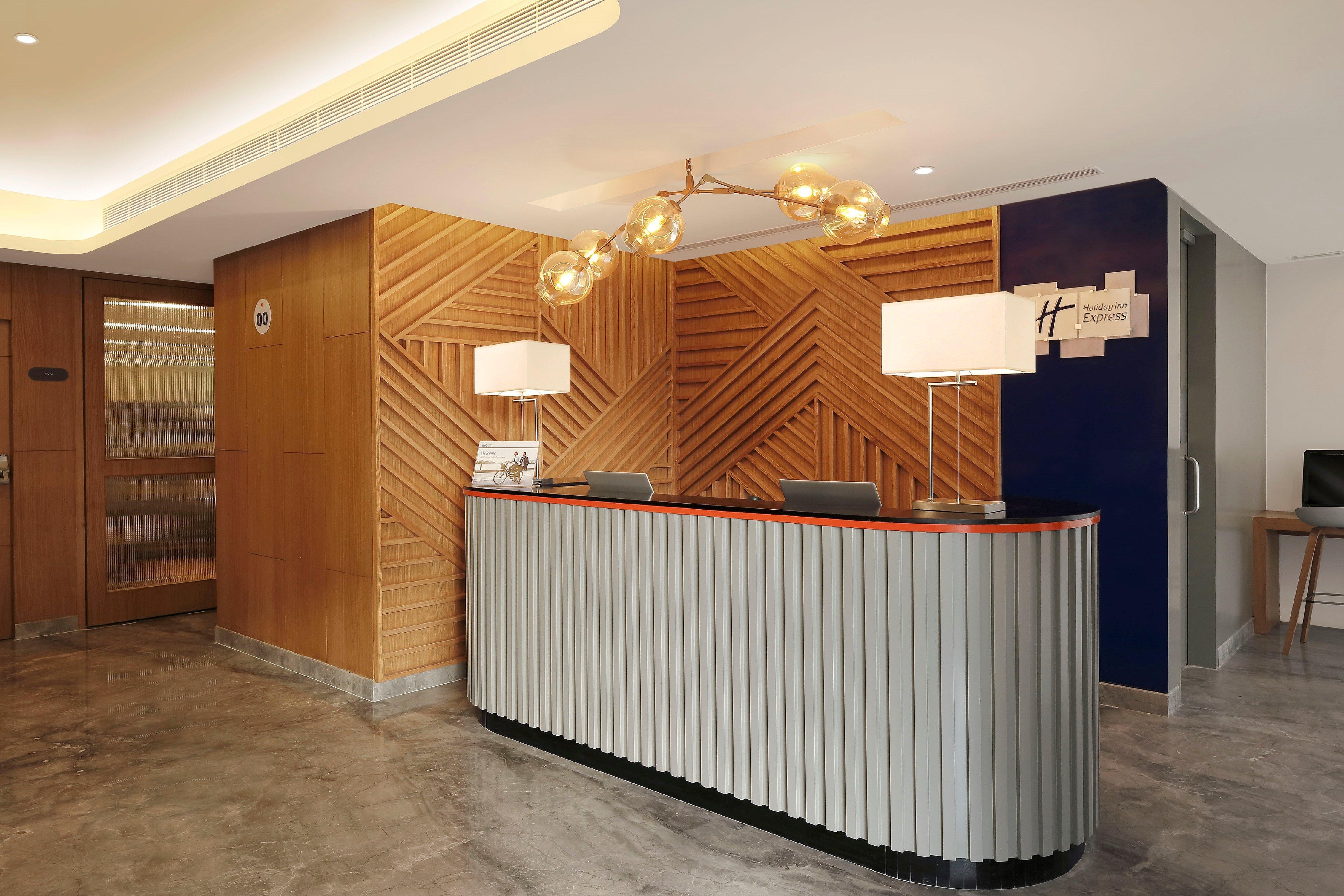 Holiday Inn Express Ahmedabad Prahlad Nagar By Ihg Εξωτερικό φωτογραφία