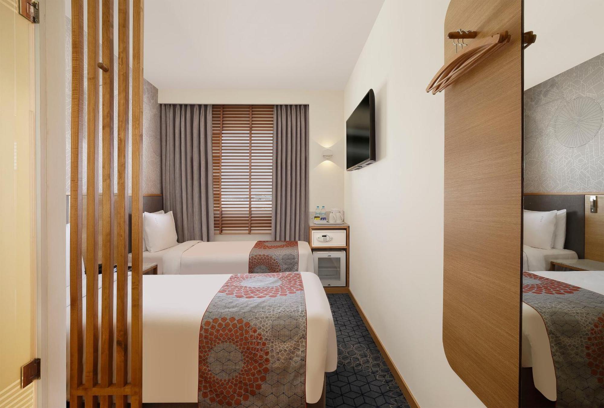 Holiday Inn Express Ahmedabad Prahlad Nagar By Ihg Εξωτερικό φωτογραφία