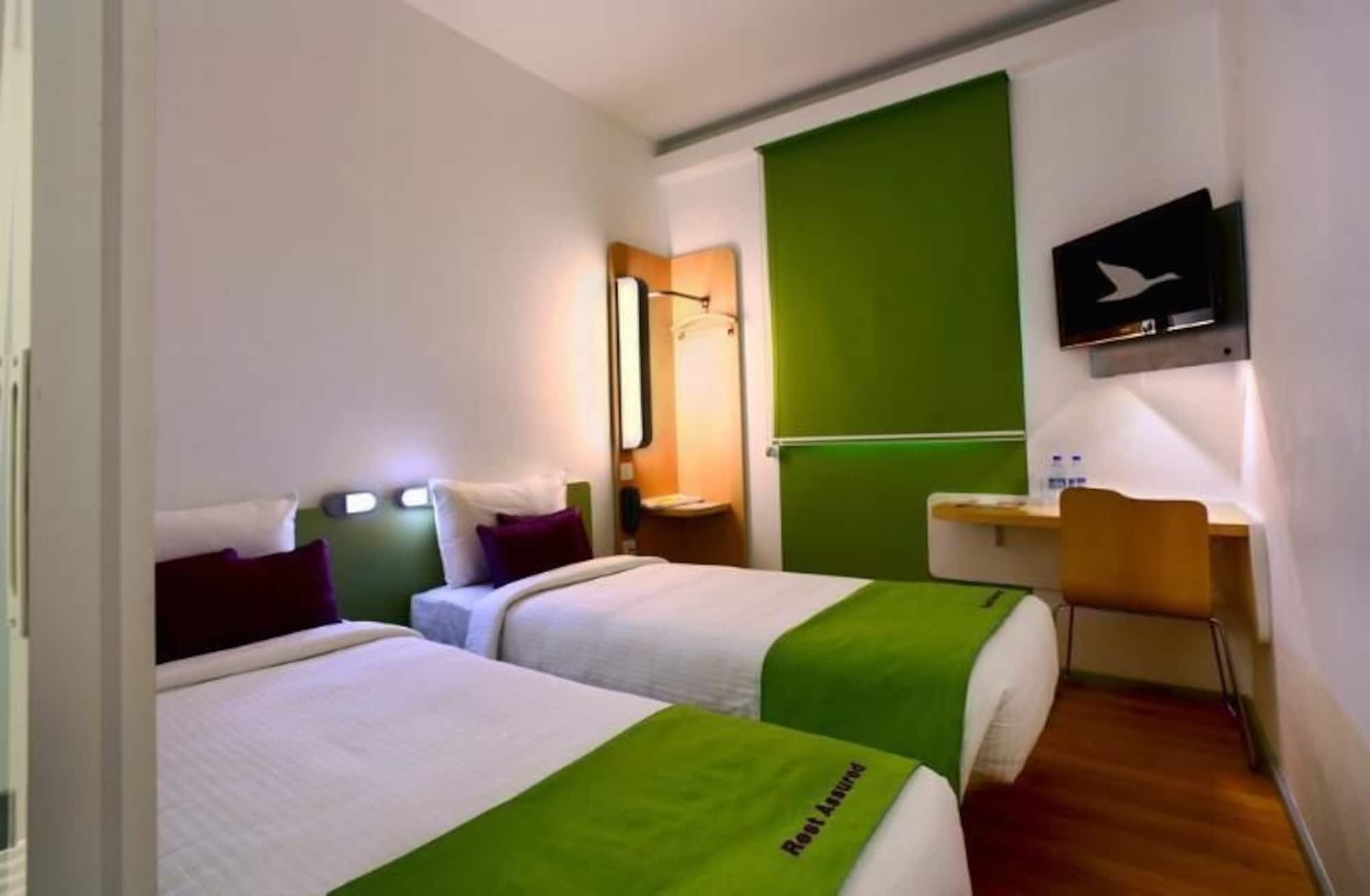 Holiday Inn Express Ahmedabad Prahlad Nagar By Ihg Εξωτερικό φωτογραφία