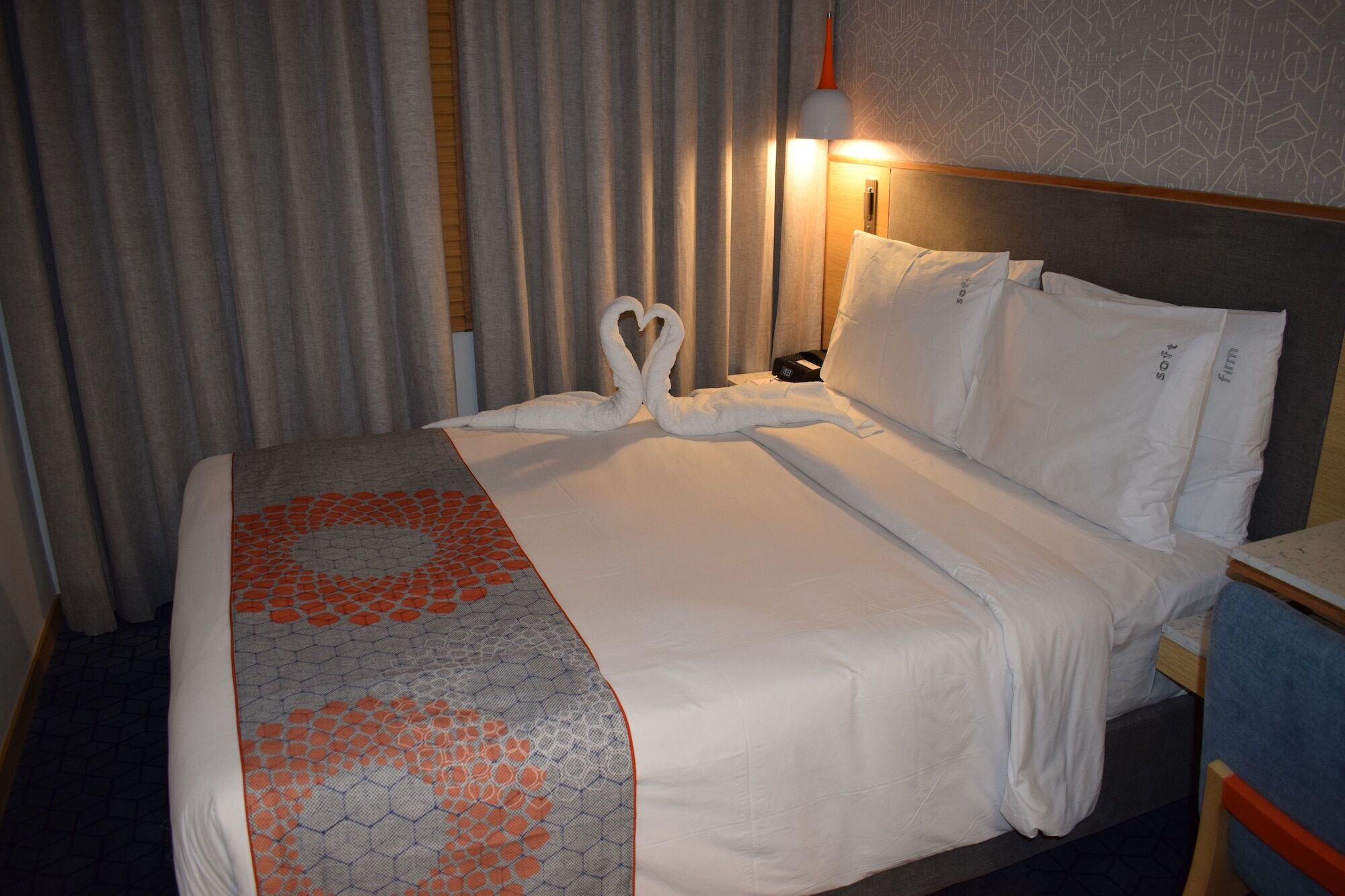 Holiday Inn Express Ahmedabad Prahlad Nagar By Ihg Εξωτερικό φωτογραφία